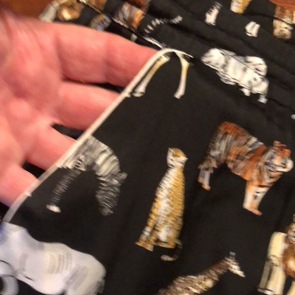 Banana Republic pjs in African animal prints/sz SM/ white piping EUC/button top - Picture 8 of 16
